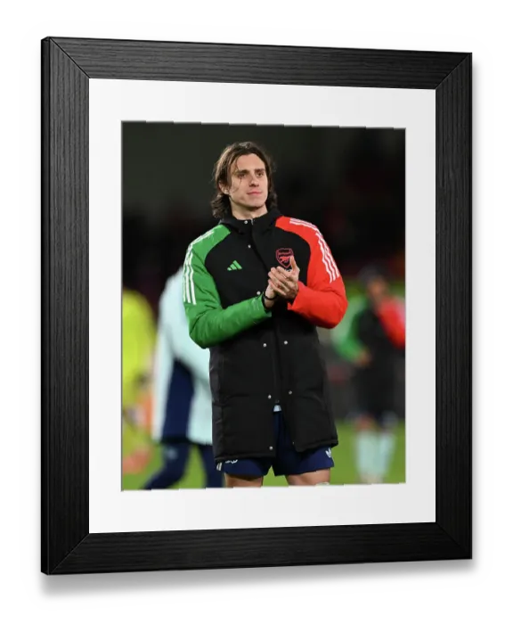 Framed Print : Brentford FC v Arsenal FC - Premier League