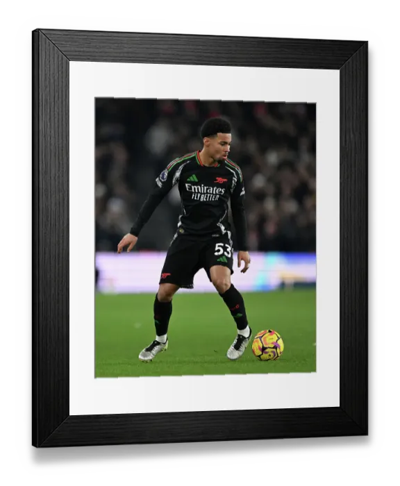 Framed Print : Brighton & Hove Albion FC v Arsenal FC - Premier League Brighton & Hove Albion FC v Arsenal FC - Premier League