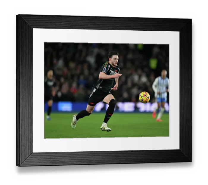 Framed Print : Brighton & Hove Albion FC v Arsenal FC - Premier League