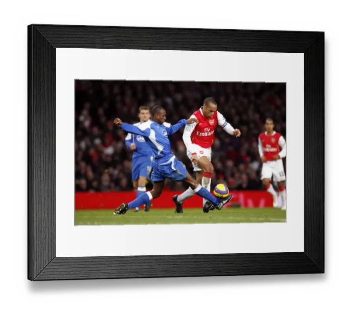 Framed Print : Thierry Henry (Arsenal) Emerson Boyce (Wigan) Framed Print : Thierry Henry (Arsenal) Emerson Boyce (Wigan)