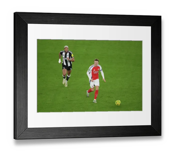 Framed Print : Arsenal v Newcastle United - Carabao Cup Semi Final First Leg Framed Print : Arsenal v Newcastle United - Carabao Cup Semi Final First Leg