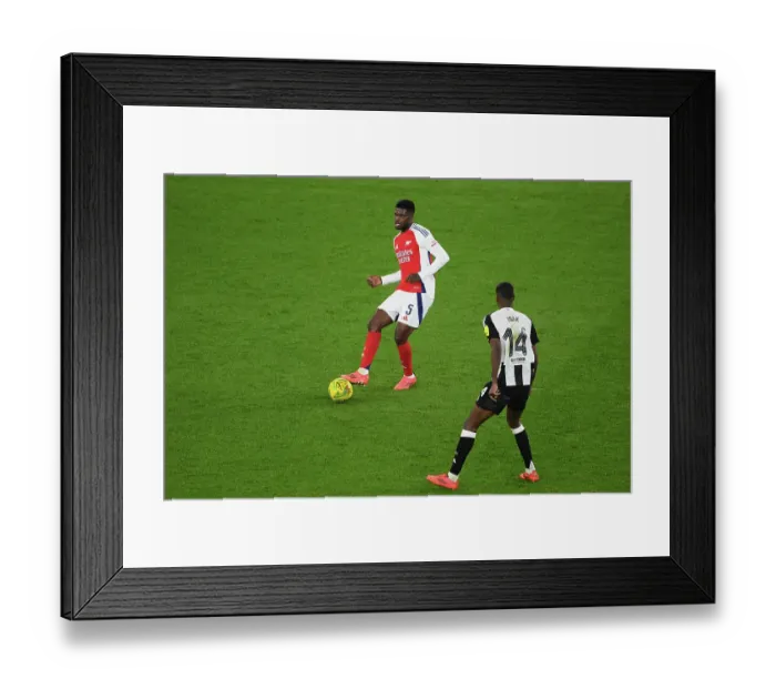 Framed Print : Arsenal v Newcastle United - Carabao Cup Semi Final First Leg Framed Print : Arsenal v Newcastle United - Carabao Cup Semi Final First Leg