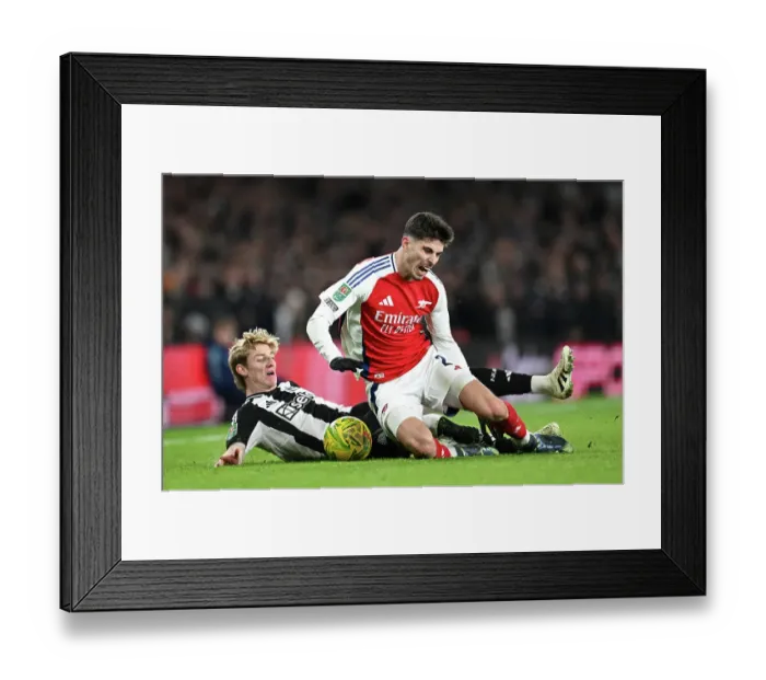 Framed Print : Arsenal v Newcastle United - Carabao Cup Semi Final First Leg Framed Print : Arsenal v Newcastle United - Carabao Cup Semi Final First Leg