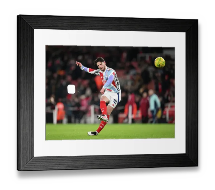 Framed Print : Arsenal v Newcastle United - Carabao Cup Semi Final First Leg Framed Print : Arsenal v Newcastle United - Carabao Cup Semi Final First Leg