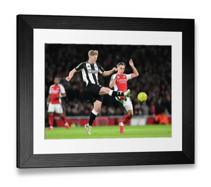 Framed Print : Arsenal v Newcastle United - Carabao Cup Semi Final First Leg Framed Print : Arsenal v Newcastle United - Carabao Cup Semi Final First Leg