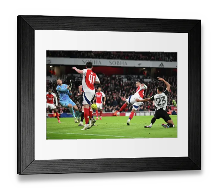 Framed Print : Arsenal v Newcastle United - Carabao Cup Semi Final First Leg Framed Print : Arsenal v Newcastle United - Carabao Cup Semi Final First Leg