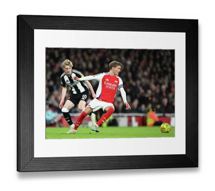 Framed Print : Arsenal v Newcastle United - Carabao Cup Semi Final First Leg Framed Print : Arsenal v Newcastle United - Carabao Cup Semi Final First Leg