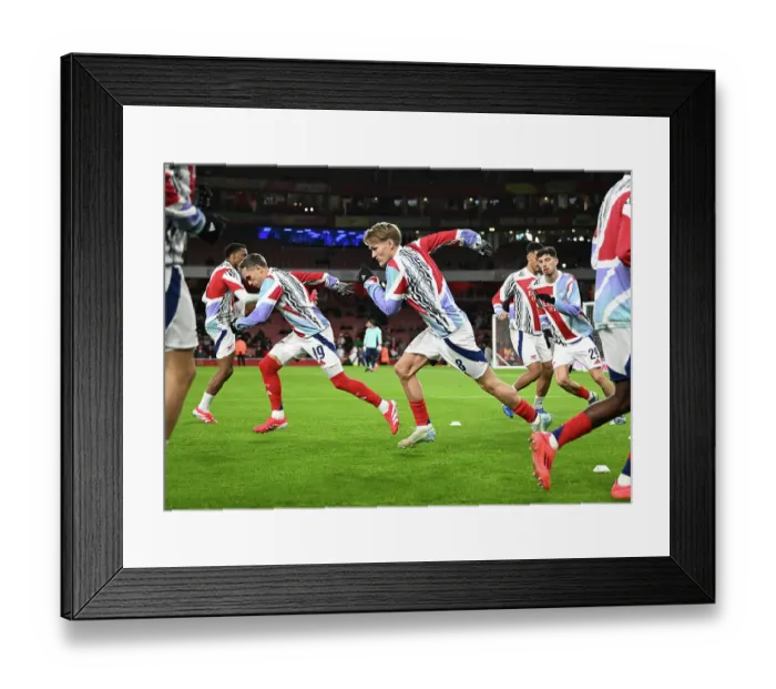 Framed Print : Arsenal v Newcastle United - Carabao Cup Semi Final First Leg Framed Print : Arsenal v Newcastle United - Carabao Cup Semi Final First Leg