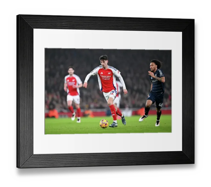 Framed Print : Arsenal FC v Aston Villa FC - Premier League Framed Print : Arsenal FC v Aston Villa FC - Premier League
