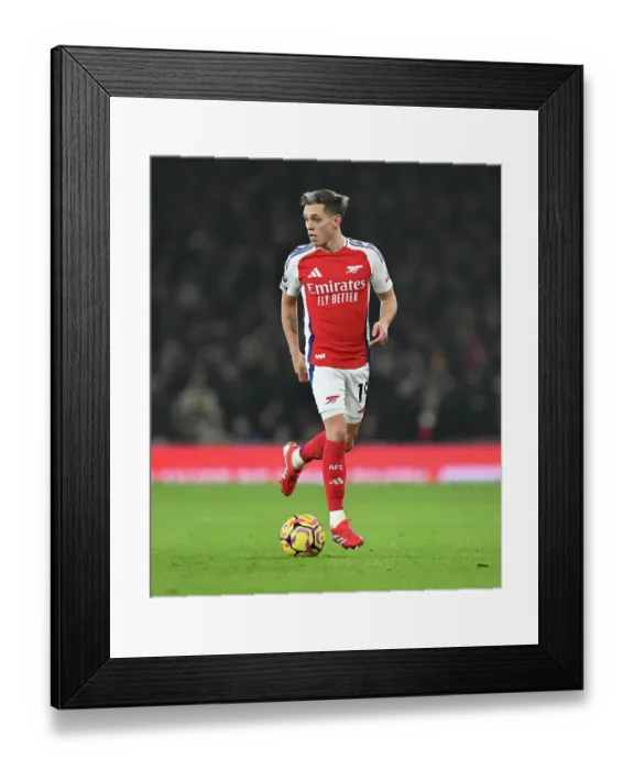 Framed Print : Arsenal FC v Aston Villa FC - Premier League