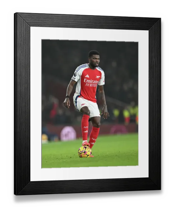 Framed Print : Arsenal FC v Aston Villa FC - Premier League