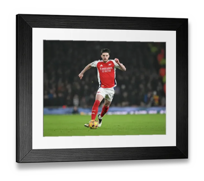 Framed Print : Arsenal FC v Aston Villa FC - Premier League Framed Print : Arsenal FC v Aston Villa FC - Premier League