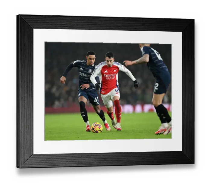 Framed Print : Arsenal FC v Aston Villa FC - Premier League Framed Print : Arsenal FC v Aston Villa FC - Premier League