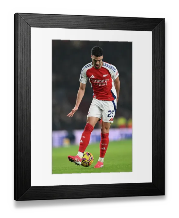 Framed Print : Arsenal FC v Aston Villa FC - Premier League Framed Print : Arsenal FC v Aston Villa FC - Premier League