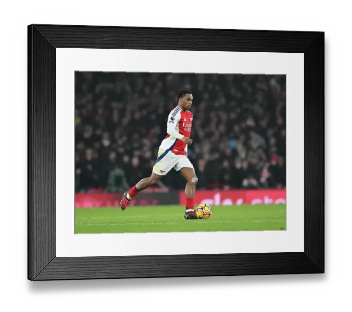 Framed Print : Arsenal FC v Aston Villa FC - Premier League Framed Print : Arsenal FC v Aston Villa FC - Premier League