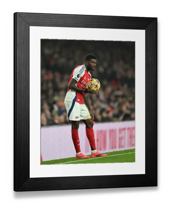 Framed Print : Arsenal FC v Aston Villa FC - Premier League Framed Print : Arsenal FC v Aston Villa FC - Premier League
