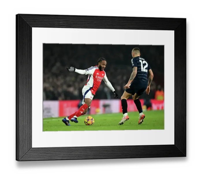 Framed Print : Arsenal FC v Aston Villa FC - Premier League Framed Print : Arsenal FC v Aston Villa FC - Premier League