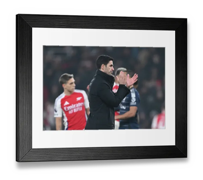 Framed Print : Arsenal FC v Aston Villa FC - Premier League Framed Print : Arsenal FC v Aston Villa FC - Premier League