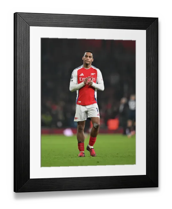 Framed Print : Arsenal FC v Aston Villa FC - Premier League Framed Print : Arsenal FC v Aston Villa FC - Premier League