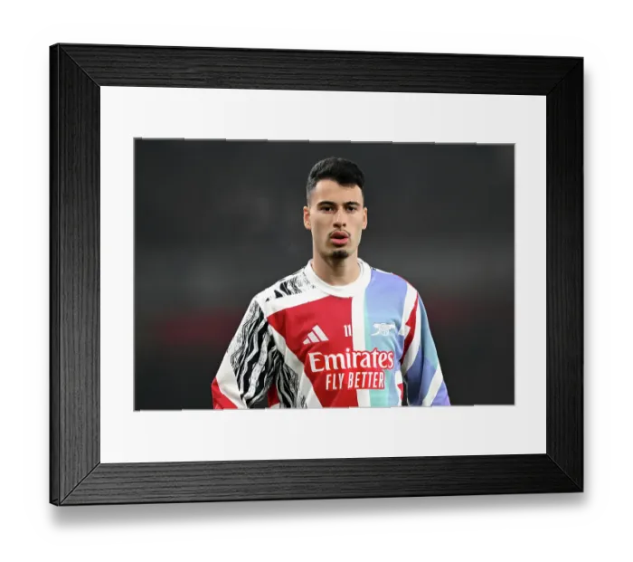 Framed Print : Arsenal FC v Aston Villa FC - Premier League Framed Print : Arsenal FC v Aston Villa FC - Premier League