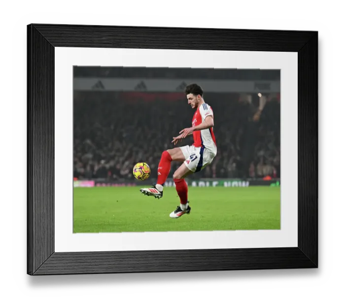 Framed Print : Arsenal FC v Aston Villa FC - Premier League Framed Print : Arsenal FC v Aston Villa FC - Premier League