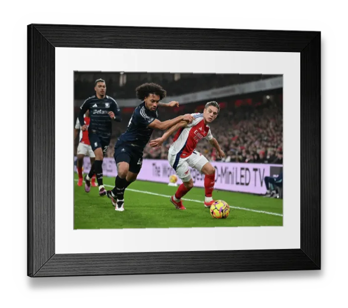 Framed Print : Arsenal FC v Aston Villa FC - Premier League Framed Print : Arsenal FC v Aston Villa FC - Premier League