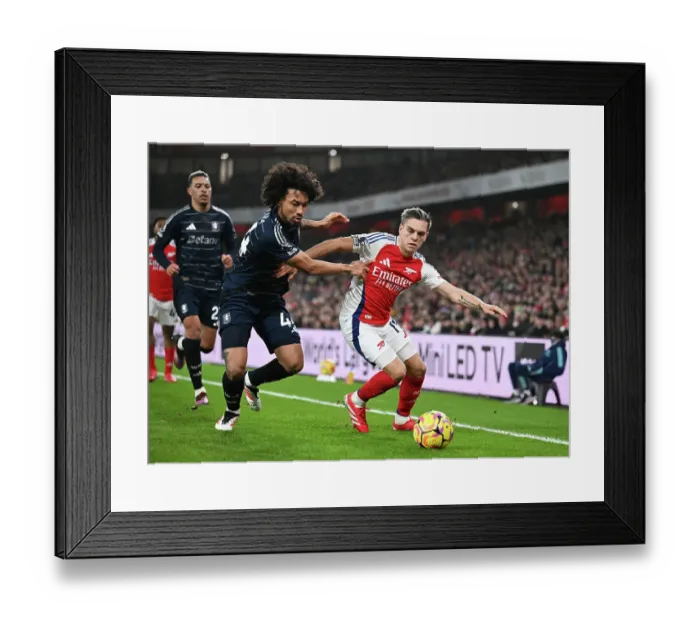 Framed Print : Arsenal FC v Aston Villa FC - Premier League