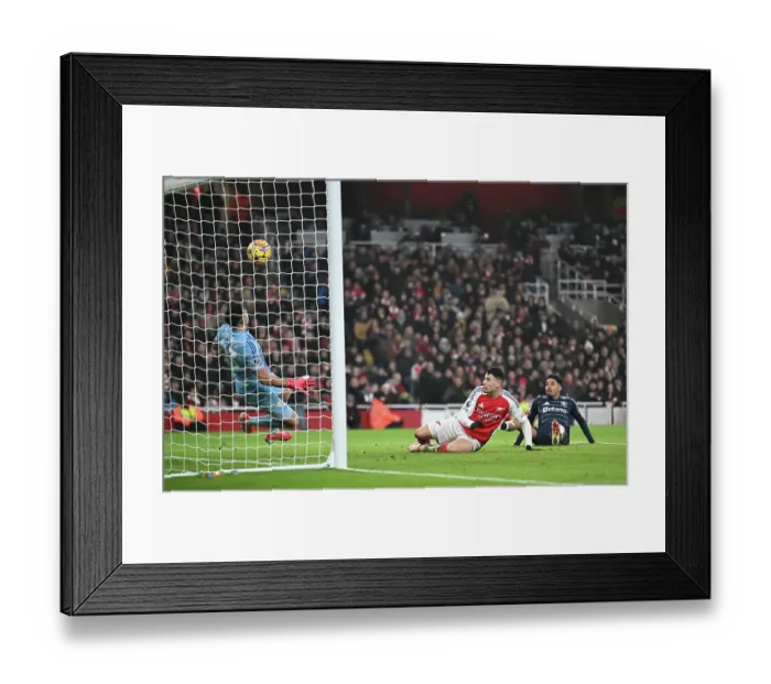 Framed Print : Arsenal FC v Aston Villa FC - Premier League Framed Print : Arsenal FC v Aston Villa FC - Premier League