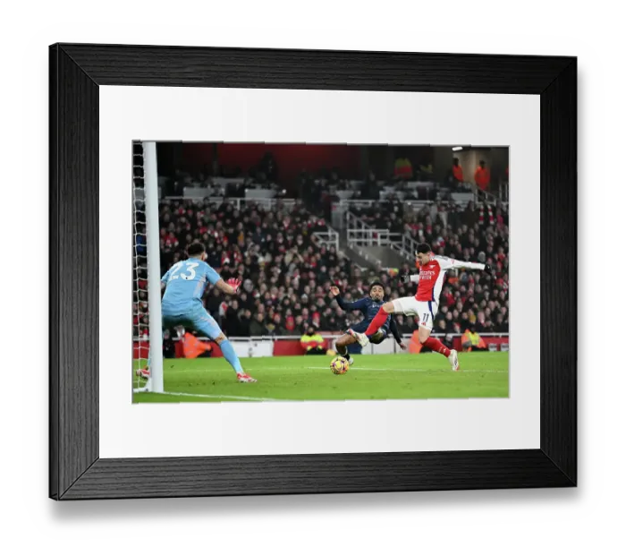 Framed Print : Arsenal FC v Aston Villa FC - Premier League Framed Print : Arsenal FC v Aston Villa FC - Premier League