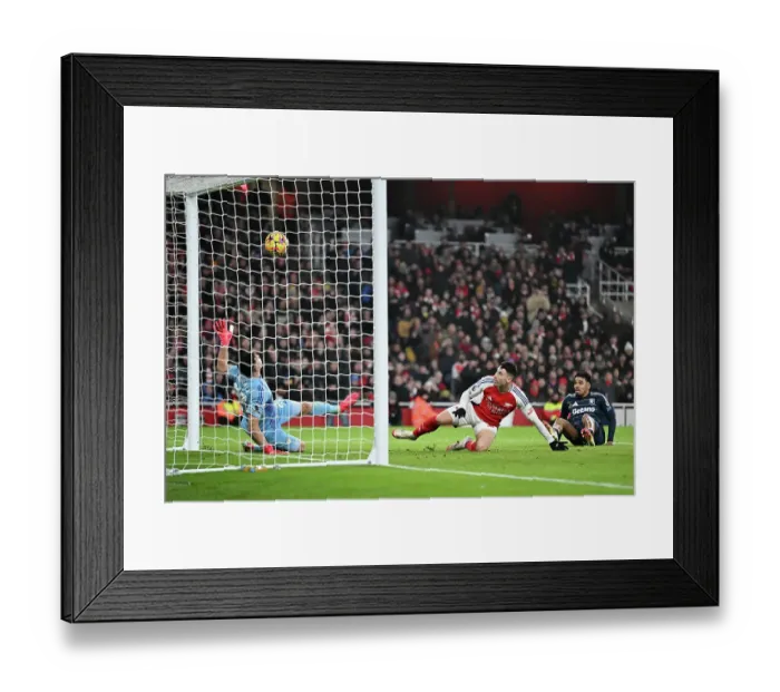 Framed Print : Arsenal FC v Aston Villa FC - Premier League