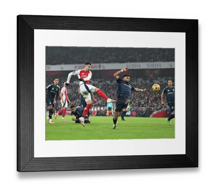 Framed Print : Arsenal FC v Aston Villa FC - Premier League Framed Print : Arsenal FC v Aston Villa FC - Premier League