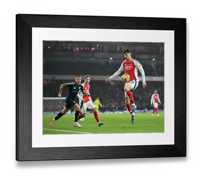 Framed Print : Arsenal FC v Aston Villa FC - Premier League Framed Print : Arsenal FC v Aston Villa FC - Premier League