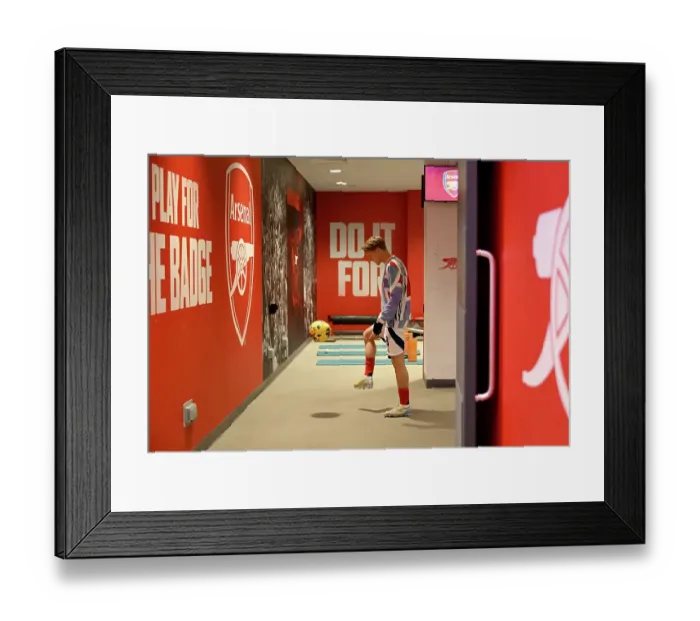 Framed Print : Arsenal FC v Aston Villa FC - Premier League Framed Print : Arsenal FC v Aston Villa FC - Premier League