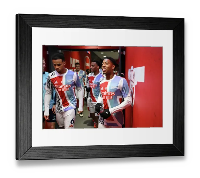 Framed Print : Arsenal FC v Aston Villa FC - Premier League Framed Print : Arsenal FC v Aston Villa FC - Premier League
