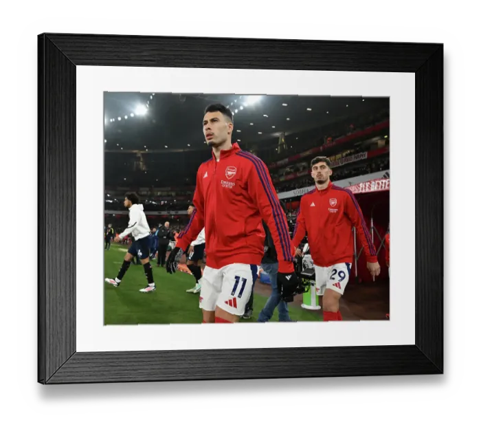 Framed Print : Arsenal FC v Aston Villa FC - Premier League Framed Print : Arsenal FC v Aston Villa FC - Premier League