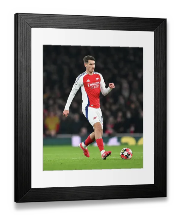 Framed Print : Arsenal FC v GNK Dinamo - UEFA Champions League 2024 / 25 League Phase MD7