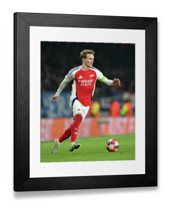 Framed Print : Arsenal FC v GNK Dinamo - UEFA Champions League 2024 / 25 League Phase MD7 Framed Print : Arsenal FC v GNK Dinamo - UEFA Champions League 2024 / 25 League Phase MD7