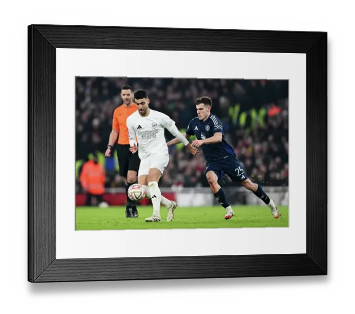 Framed Print : Arsenal v Manchester United - Emirates FA Cup Third Round