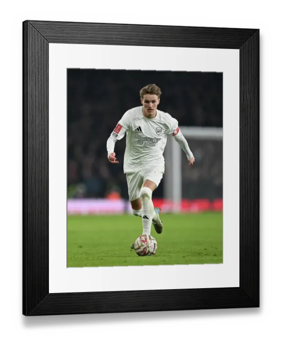 Framed Print : Arsenal v Manchester United - Emirates FA Cup Third Round