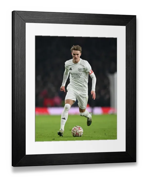 Framed Print : Arsenal v Manchester United - Emirates FA Cup Third Round