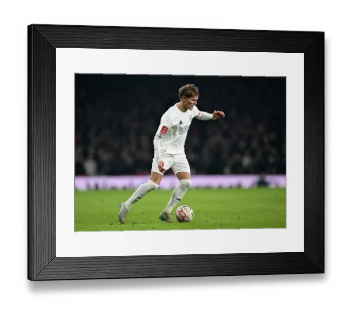 Framed Print : Arsenal v Manchester United - Emirates FA Cup Third Round Framed Print : Arsenal v Manchester United - Emirates FA Cup Third Round