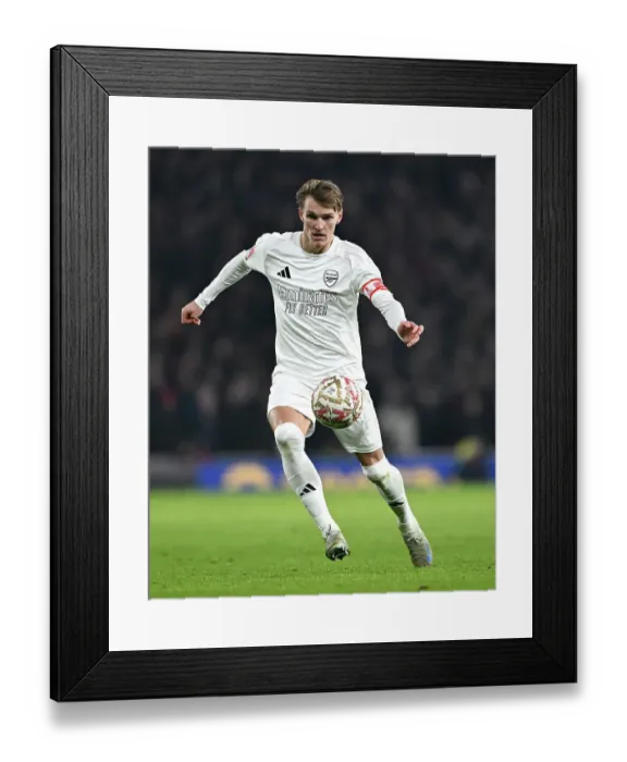 Framed Print : Arsenal v Manchester United - Emirates FA Cup Third Round