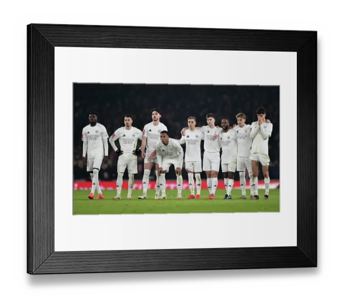 Framed Print : Arsenal v Manchester United - Emirates FA Cup Third Round