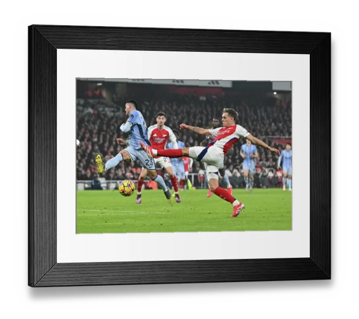 Framed Print : Arsenal FC v Tottenham Hotspur FC - Premier League