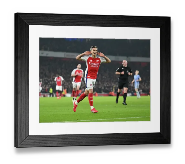 Framed Print : Arsenal FC v Tottenham Hotspur FC - Premier League