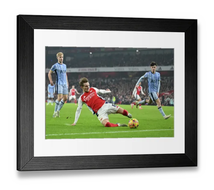 Framed Print : Arsenal FC v Tottenham Hotspur FC - Premier League