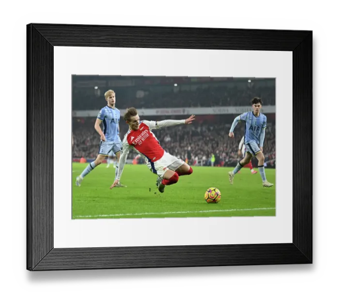 Framed Print : Arsenal FC v Tottenham Hotspur FC - Premier League