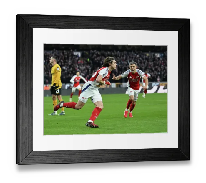 Framed Print : Wolverhampton Wanderers FC v Arsenal FC - Premier League