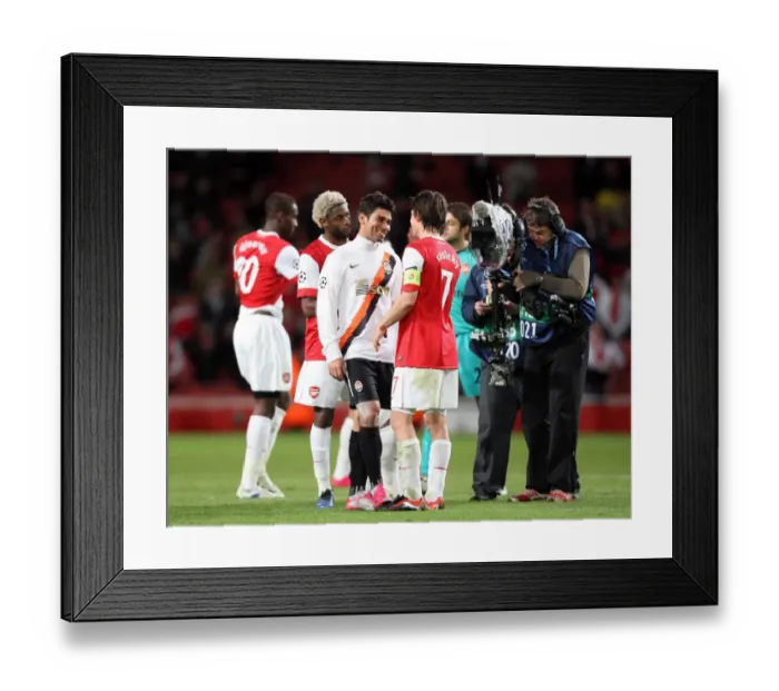 Framed Print : Tomas Rosicky (Arsenal) with Eduardo (Shaktar) the former Arsenal player after the match