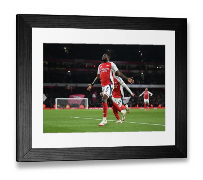 Framed Print : Arsenal FC v Manchester City FC - Premier League
